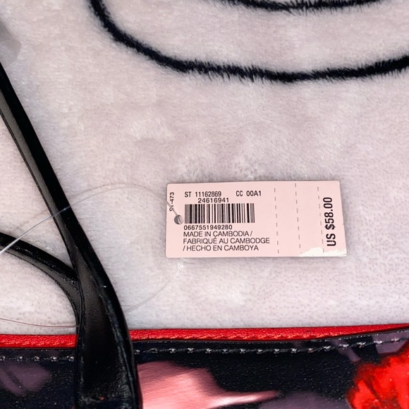 •RED LEATHER & ROSES VICTORIA’S SECRET BAG• - Picture 5 of 5